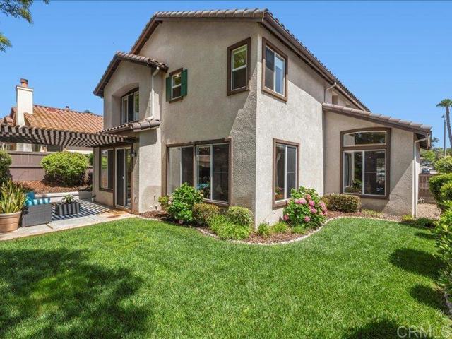 2381 Avenida Helecho, Carlsbad CA: https://media.crmls.org/mediaz/2c575aa0-8169-4550-8c92-7bc17cc0d139.jpg