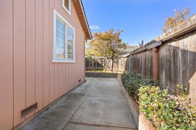 176 Laumer Avenue, San Jose CA: https://media.crmls.org/mediaz/2c57642e-b302-45d7-8b80-c9192dcdb304.jpg