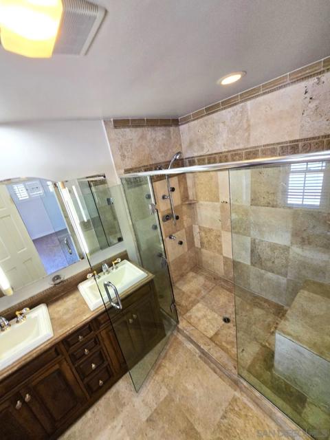 68 E Bonita Rd, Chula Vista CA: https://media.crmls.org/mediaz/2c57b7ef-1555-40e0-ac1e-d79fcd2d2130.jpg