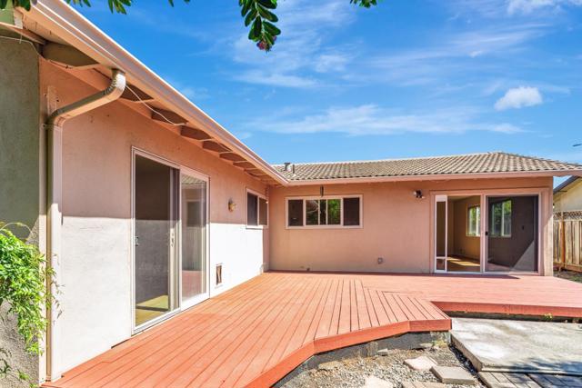 1223 La Canada Way, Salinas CA: https://media.crmls.org/mediaz/2c57d1d4-b151-49e7-bc1d-775647f15fb3.jpg