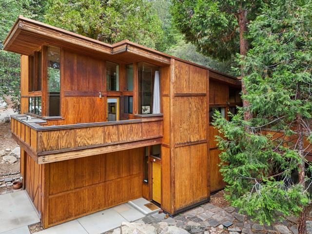 55491 Howland, Idyllwild CA: https://media.crmls.org/mediaz/2c57f92d-0cf0-437d-8c38-605dd7484208.jpg