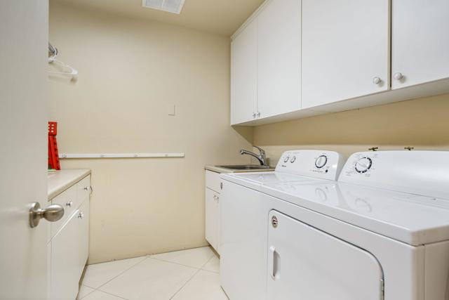 4 Dartmouth Drive, Rancho Mirage CA: https://media.crmls.org/mediaz/2c5869b7-8a7f-49a7-b9fe-eb65145e9fbf.jpg