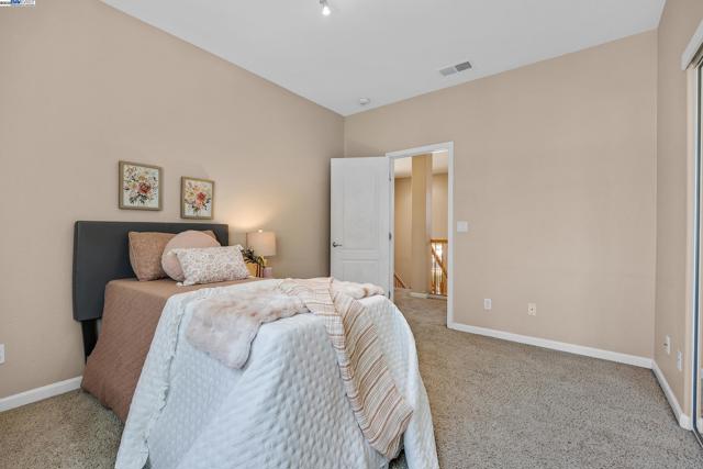1304 Pyrenees St, Tracy CA: https://media.crmls.org/mediaz/2c588139-e55b-4213-90c0-635931a70b01.jpg