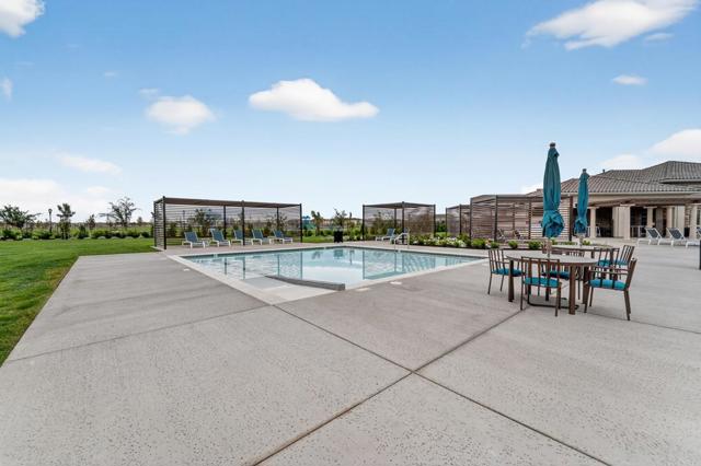 6707 Oakum Way, Stockton CA: https://media.crmls.org/mediaz/2c58c475-0201-4a11-a500-2a25adc2194e.jpg