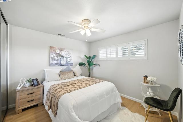 15740 Via Sonata, San Lorenzo CA: https://media.crmls.org/mediaz/2c58cc17-5cac-4629-81e8-4e7071a72ef9.jpg