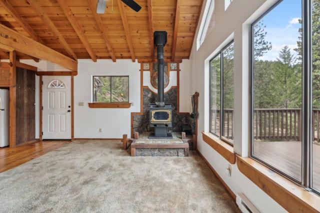 2120 Pack Trail, Mount Shasta CA: https://media.crmls.org/mediaz/2c59f9ff-d52f-4de5-98c6-854029ddd13c.jpg