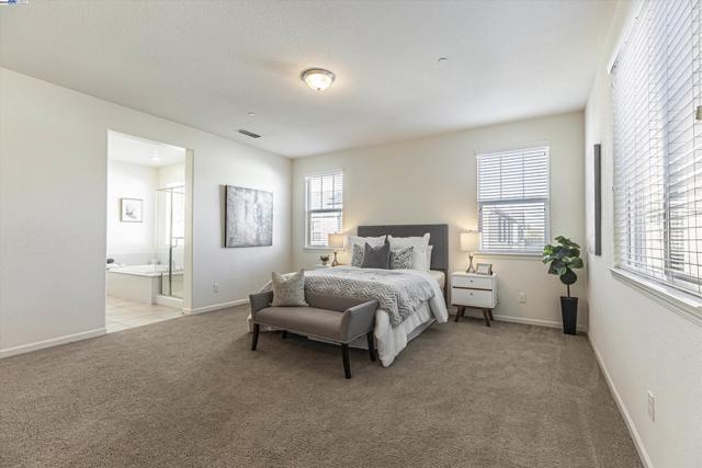2024 Honey Church Pl, Roseville CA: https://media.crmls.org/mediaz/2c5a18eb-94d0-469b-a3e4-4a989c935899.jpg