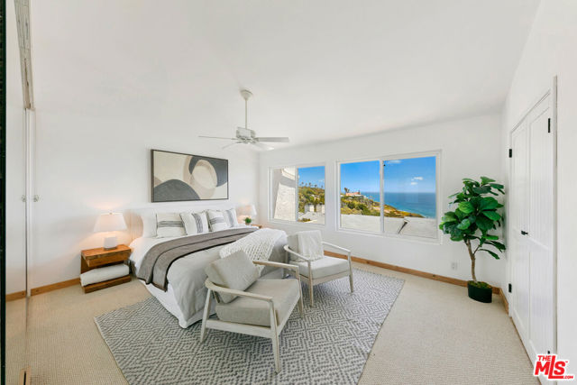 29672 Zuma Bay Way, Malibu CA: https://media.crmls.org/mediaz/2c5a89bb-b986-42a4-beb5-7ccab1498ffe.jpg
