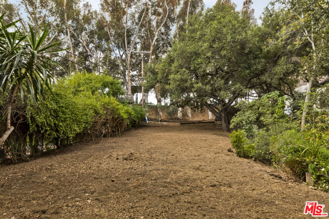 Drew Fenton | 271 Beloit Avenue Los Angeles CA | MLS: 7455926