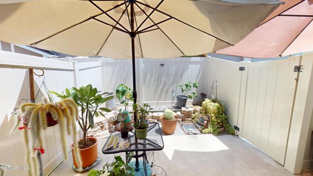 232 Gazania Court, Thousand Oaks CA: https://media.crmls.org/mediaz/2c5b97ce-45e7-4fa2-8572-53a7c52d72e9.jpg