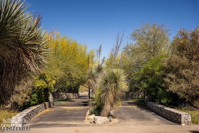82501 65th Avenue, Thermal CA: https://media.crmls.org/mediaz/2c5ba06c-17cf-4709-9130-4f54c712db34.jpg