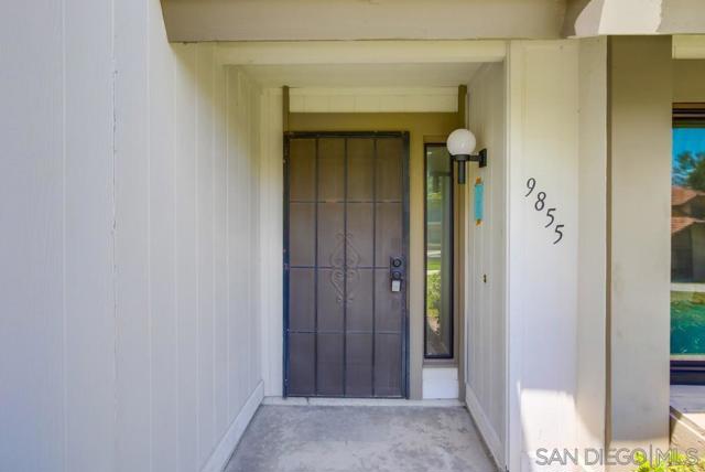 9855 Guisante Terrace, San Diego CA: https://media.crmls.org/mediaz/2c5babbe-50c6-4e0f-94e8-1869635b133f.jpg