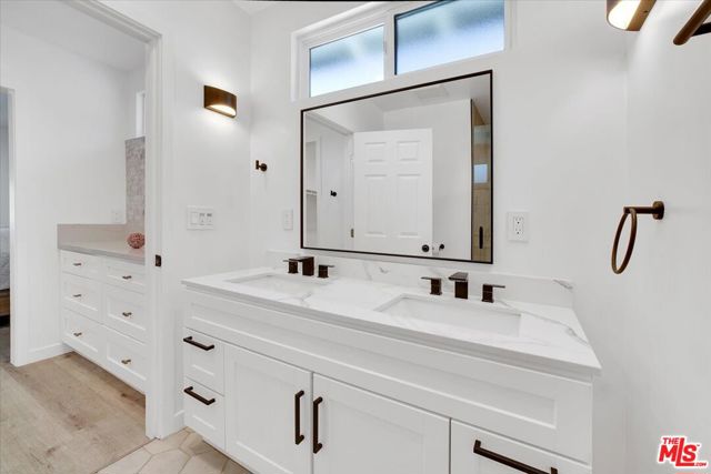 14642 Runnymede Street, Van Nuys CA: https://media.crmls.org/mediaz/2c5c6461-d6b7-40ca-a368-b24032592f4c.jpg