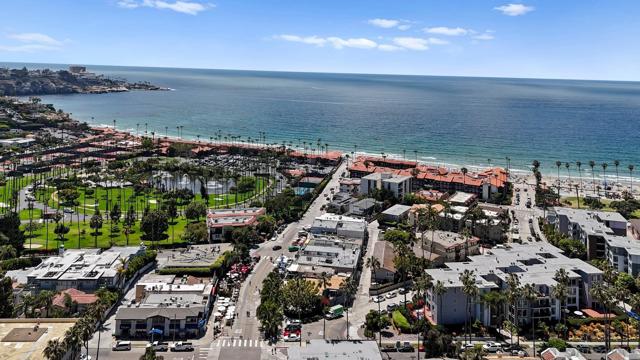 8121 Camino Del Sol, La Jolla CA: https://media.crmls.org/mediaz/2c5cf6c5-86af-4213-be9a-eec60f870064.jpg