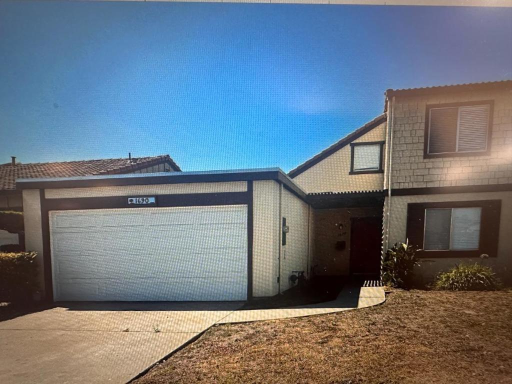 1690 Cherokee Drive