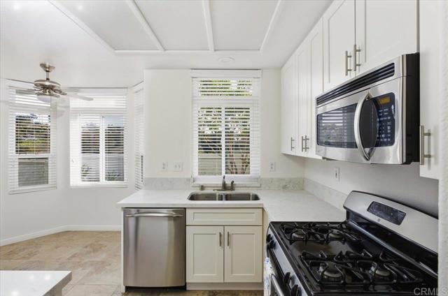 3315 Genoa Way, Oceanside CA: https://media.crmls.org/mediaz/2c5da841-e4a8-4a09-a1eb-888417f6840d.jpg