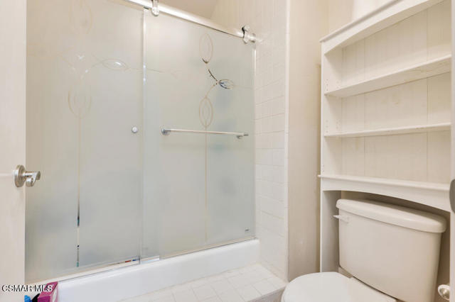 8235 Mason Avenue, Winnetka CA: https://media.crmls.org/mediaz/2c5e4ad2-62a5-4031-a1f0-2be020033fa3.jpg