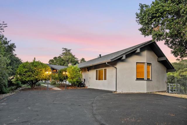 16451 Wood Acres Road, Los Gatos CA: https://media.crmls.org/mediaz/2c5ec0f2-0528-4b69-adcd-a6d283c07d94.jpg