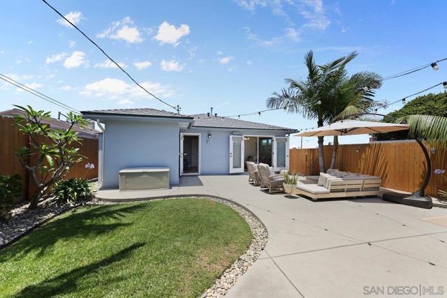 1855 Capistrano St, San Diego CA: https://media.crmls.org/mediaz/2c5ee8eb-bcec-4dad-bbf5-49ab1d31210c.jpg