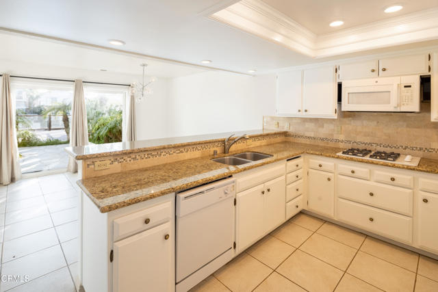 Detail Gallery Image 14 of 36 For 2414 Monaco Dr, Oxnard,  CA 93035 - 4 Beds | 2/1 Baths
