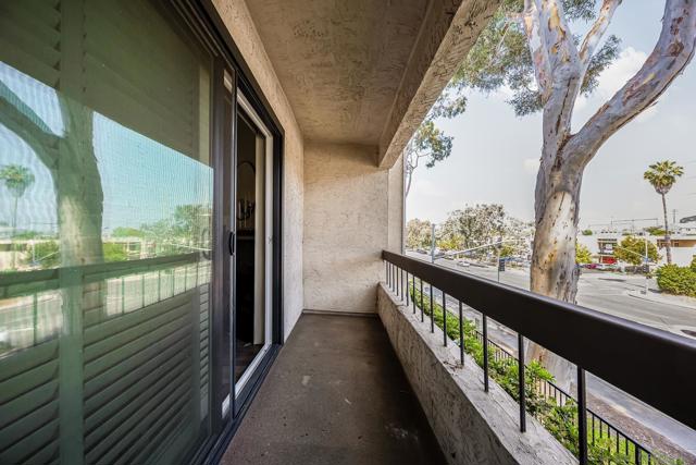 5705 Friars Rd, San Diego CA: https://media.crmls.org/mediaz/2c5f8de3-7e5d-4d71-b69d-b1435f0d8069.jpg