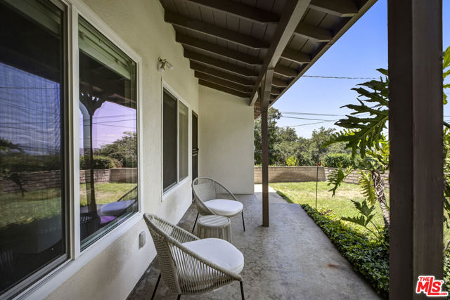 1142 Arbor Dell Road, Los Angeles CA: https://media.crmls.org/mediaz/2c5fb851-b441-45b5-9076-ac642b009f6e.jpg