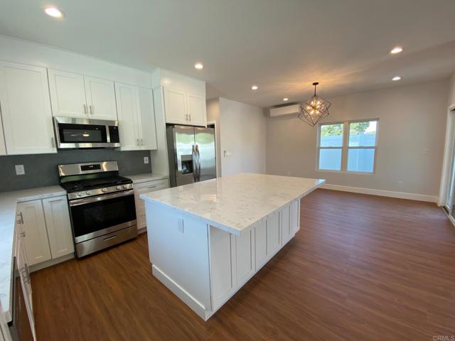 Image 6 of 19 For 2944 Gobat Avenue 1