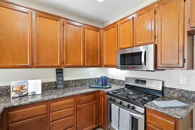 1929 Geyserville Street, Chula Vista CA: https://media.crmls.org/mediaz/2c5ff483-b9a5-409b-9cc9-06b9d44dc744.jpg
