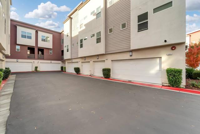 308 Flinder Place, San Jose CA: https://media.crmls.org/mediaz/2c603a85-d0e8-4281-aa54-43fda7e3ea60.jpg