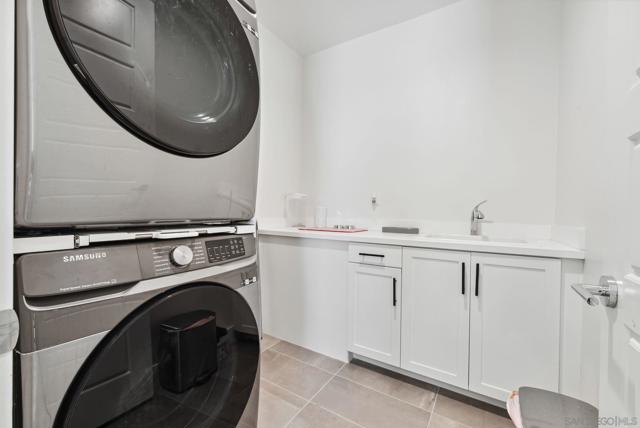 8246 Rose Quartz Cir, San Diego CA: https://media.crmls.org/mediaz/2c60d977-63a2-4bbb-bce1-dd1a790569d8.jpg