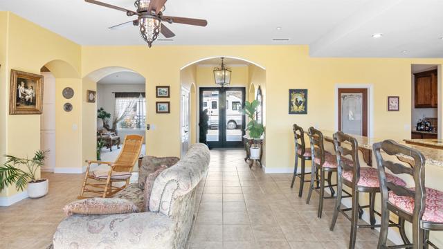 40487 Rock Mountain Drive, Fallbrook CA: https://media.crmls.org/mediaz/2c625a01-9b3f-4954-b874-f61d47c55234.jpg