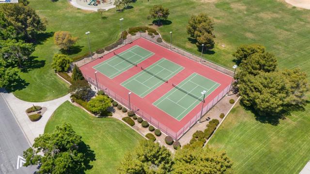 5373 Shamrock Cmn, Fremont CA: https://media.crmls.org/mediaz/2c645dab-8236-4d4f-abb6-a0c0b073359a.jpg