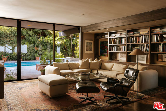 5 Bed Home for Sale in Los Angeles, California
