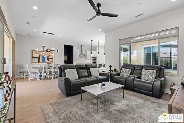 17 Cork Tree, Rancho Mirage CA: https://media.crmls.org/mediaz/2c65315b-d388-4a83-9856-b573650e6c67.jpg