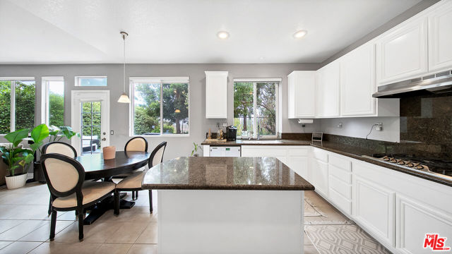 19638 Kilfinan Street, Porter Ranch CA: https://media.crmls.org/mediaz/2c65b5e0-dbea-43f2-8213-139b6f2e0eab.jpg