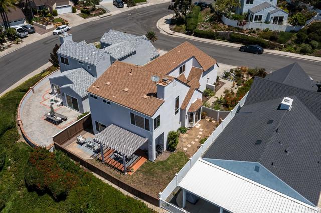 4507 Carnaby Court, Carlsbad CA: https://media.crmls.org/mediaz/2c65cf9e-29a1-493f-83f9-920f53cd1dbe.jpg