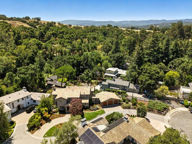 45 Sneckner Court, Menlo Park CA: https://media.crmls.org/mediaz/2c65e92e-ecb1-42f6-b86f-91b5c6a6678d.jpg