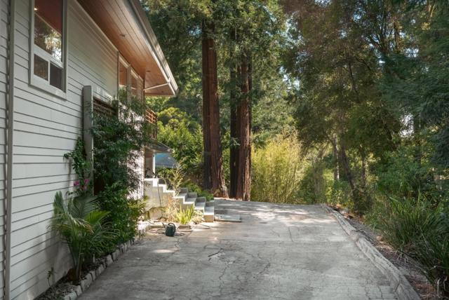 101 Endlich Drive, Santa Cruz CA: https://media.crmls.org/mediaz/2c66694b-d352-4741-8106-d981ca58b775.jpg