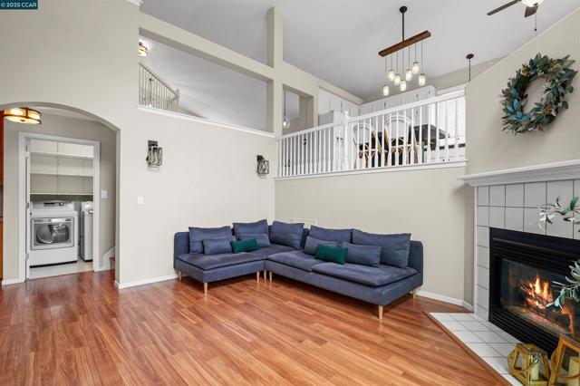 2063 BLUEROCK CT, Concord CA: https://media.crmls.org/mediaz/2c667e36-684b-45b1-9ebf-be67a5ab696d.jpg