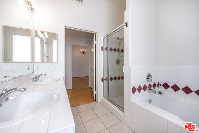 6922 Knowlton Place, 103 photo 6