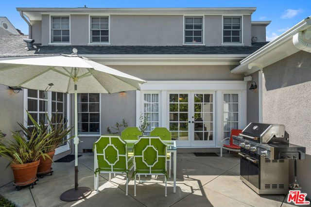 10574 Holman Avenue, Los Angeles CA: https://media.crmls.org/mediaz/2c67226e-51c9-410f-8955-750b878dc2e3.jpg