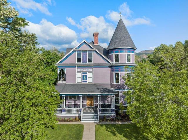 223 N Oregon Street, Yreka CA: https://media.crmls.org/mediaz/2c67dc86-afc4-4318-9002-5dfd0b51f84d.jpg