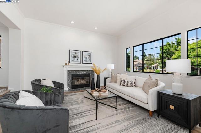 942 Finovino Ct, Pleasanton CA: https://media.crmls.org/mediaz/2c6886b2-6c29-44fa-b0b5-9f3471ce6396.jpg
