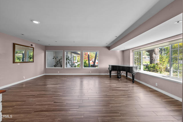 Detail Gallery Image 8 of 68 For 1325 Cliff Ave, Fillmore,  CA 93015 - 5 Beds | 3 Baths