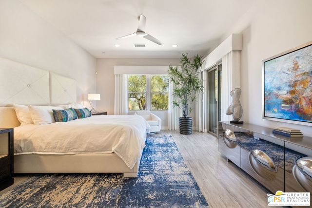 504 Retreat Circle, Palm Desert CA: https://media.crmls.org/mediaz/2c6929b7-6ae2-49f3-8273-4e2e51115386.jpg
