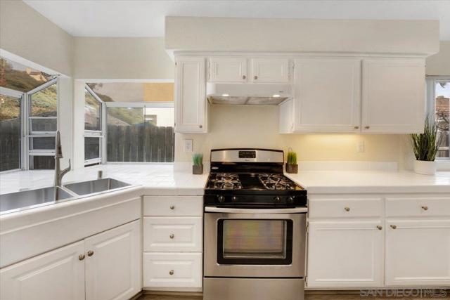 9704 Avenida Ricardo, Spring Valley CA: https://media.crmls.org/mediaz/2c692d9a-f4a4-43f4-b664-6c18032ee7c6.jpg