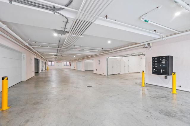 922 Woodside Road, Redwood City CA: https://media.crmls.org/mediaz/2c6950ae-ca89-4d53-bc1f-da2a10c9e70f.jpg