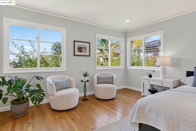 2773 Argyle Street, Oakland CA: https://media.crmls.org/mediaz/2c6976f7-8176-41b7-b66b-a8763ce91435.jpg