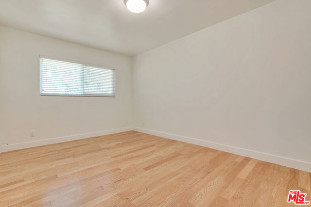 828 Westmount Drive, West Hollywood CA: https://media.crmls.org/mediaz/2c69d990-761c-4881-982a-78f65cbe55e0.jpg