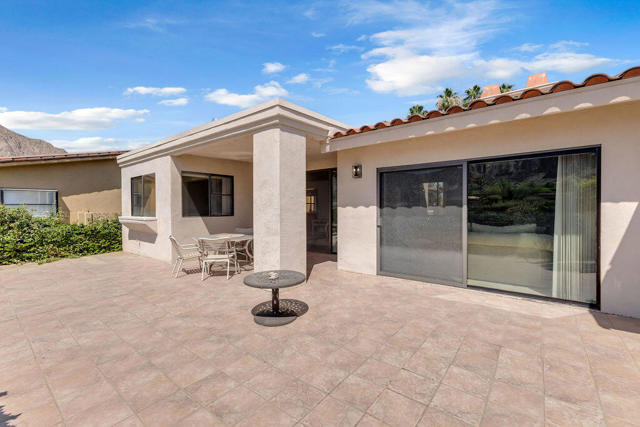 78565 Vista Del Fuente, Indian Wells CA: https://media.crmls.org/mediaz/2c69df93-d4e1-4c39-b01e-81396328d908.jpg